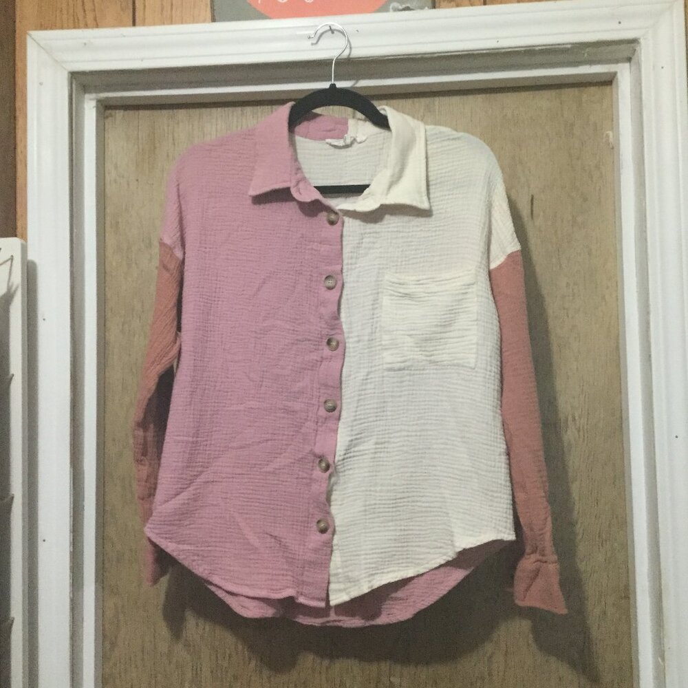 Heyday color blocked 100% cotton one chest pocket size medium textured cotton